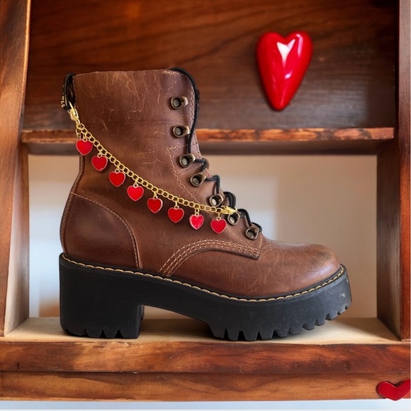 Gold toned and red enamel Heart Charm chain for your boot. 7.5” - Picture 9 of 16